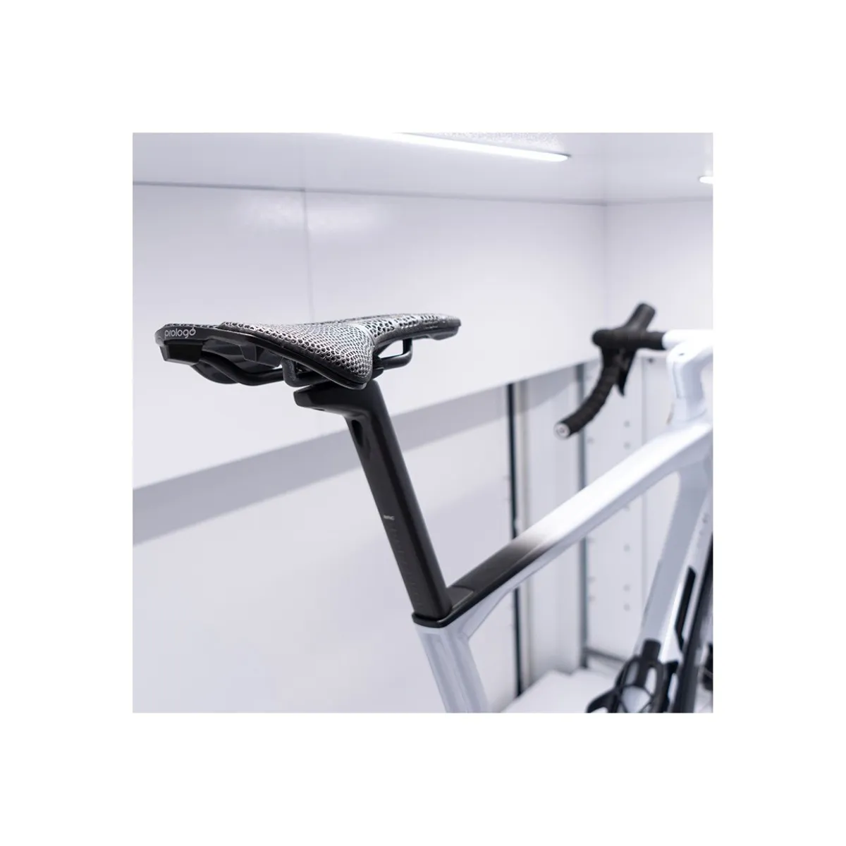 Prologo Nago R4 3D PAS 3DMSS Saddle